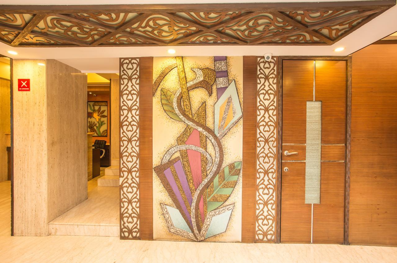 Hotel Kalpana Palace, Мумбай Екстериор снимка