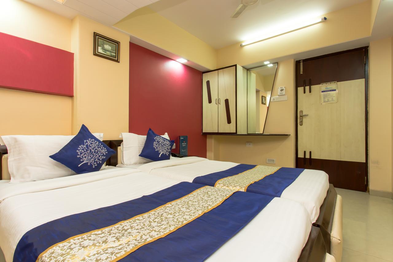 Hotel Kalpana Palace, Мумбай Екстериор снимка