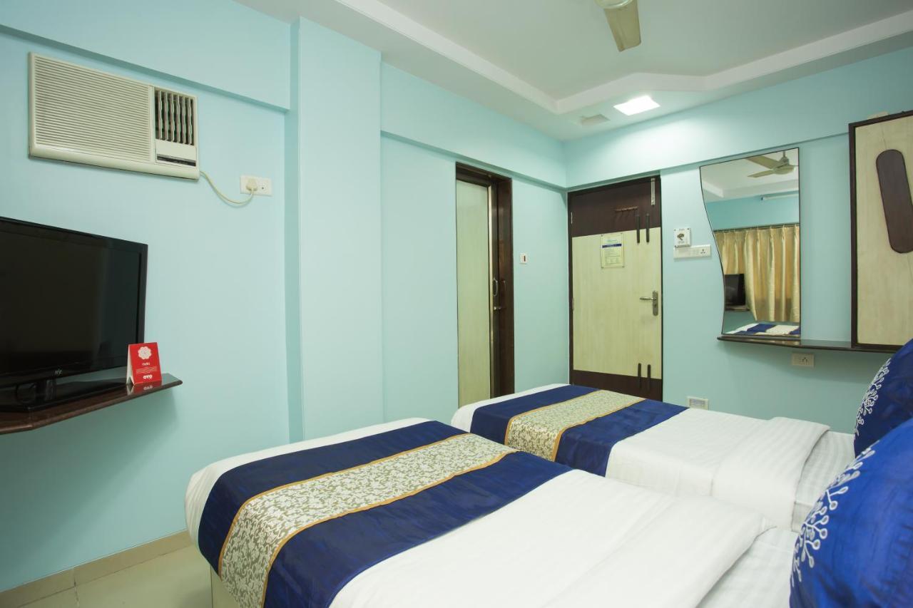 Hotel Kalpana Palace, Мумбай Екстериор снимка