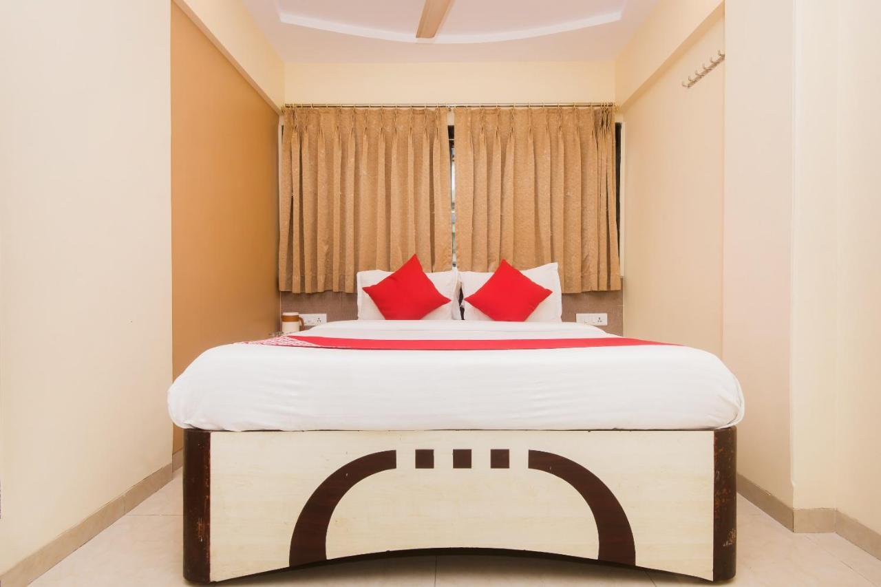 Hotel Kalpana Palace, Мумбай Екстериор снимка
