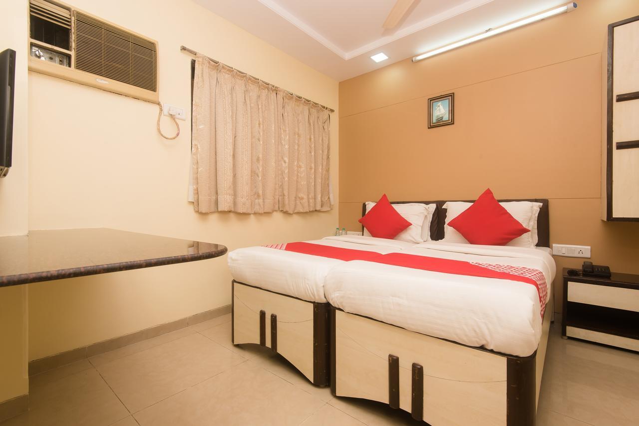 Hotel Kalpana Palace, Мумбай Екстериор снимка